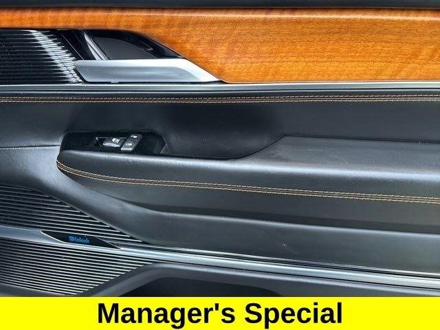 Jeep Grand Wagoneer Series III 4WD 2022