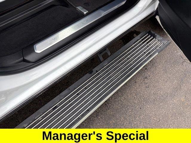 Jeep Grand Wagoneer Series III 4WD 2022