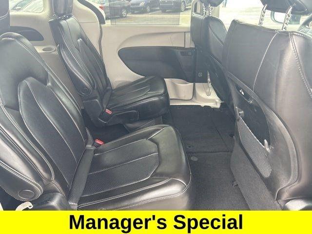 Chrysler Pacifica Touring L 2023
