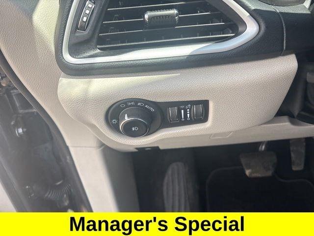 Chrysler Pacifica Touring L 2023