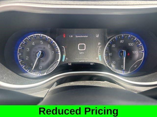 Chrysler Pacifica Touring L 2023