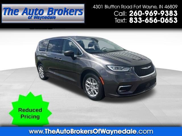 Chrysler Pacifica Touring L 2023