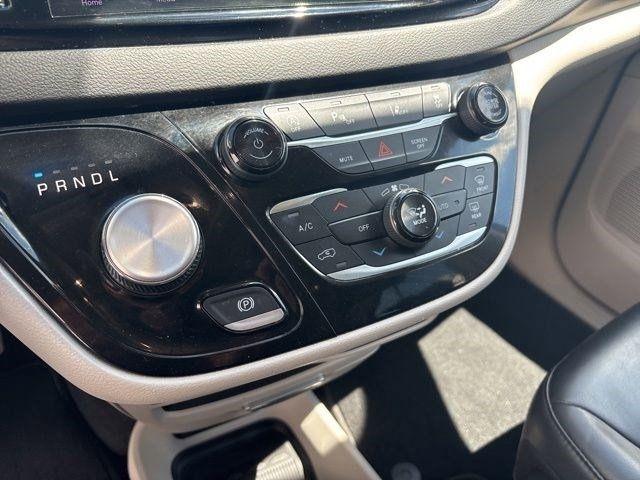 Chrysler Pacifica  2023