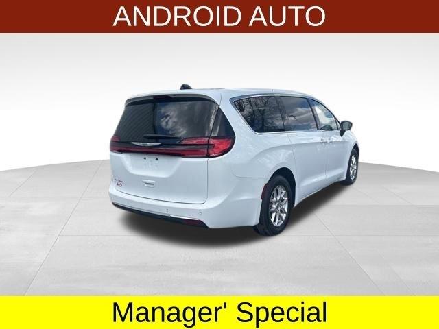 Chrysler Pacifica Touring L 2024