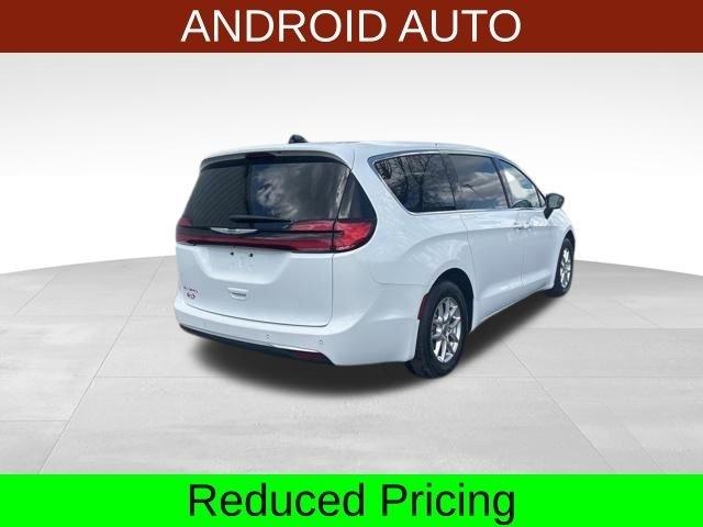 Chrysler Pacifica Touring L 2024