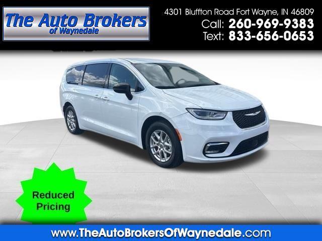 Chrysler Pacifica Touring L 2024