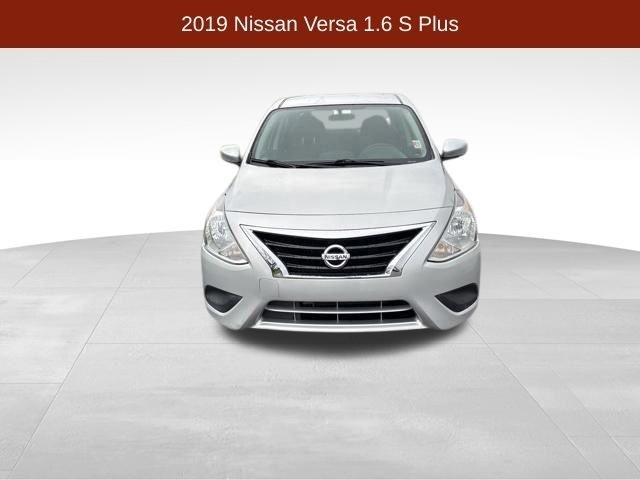 Nissan Versa Sedan  2019