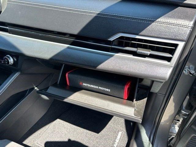 Mitsubishi Outlander  2022