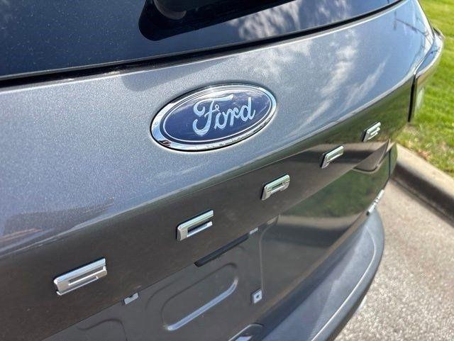 Ford Escape  2022