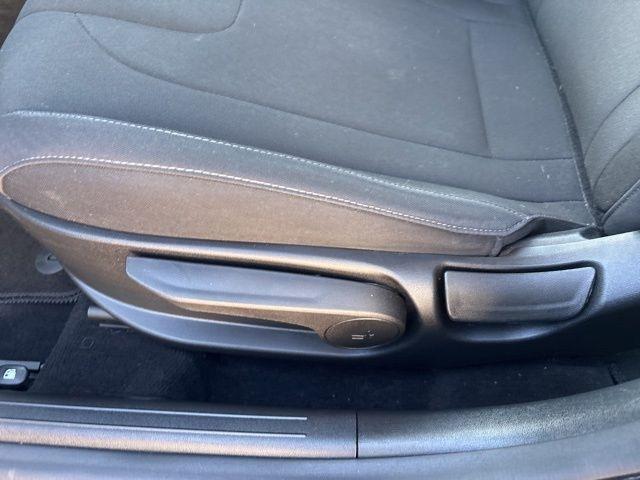 Hyundai Elantra  2023