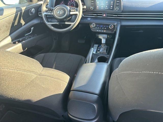 Hyundai Elantra  2023