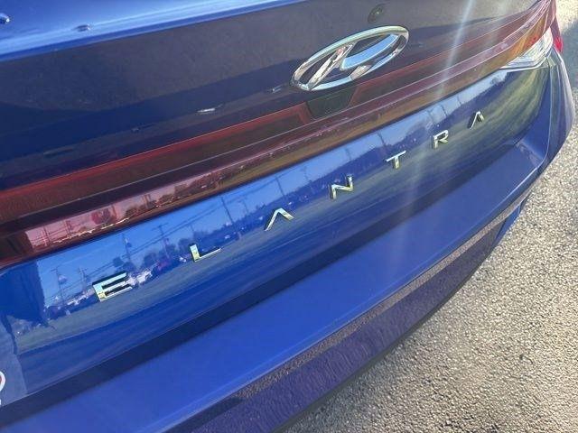 Hyundai Elantra  2023