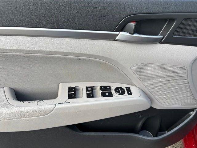 Hyundai Elantra  2019