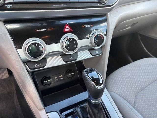 Hyundai Elantra  2019