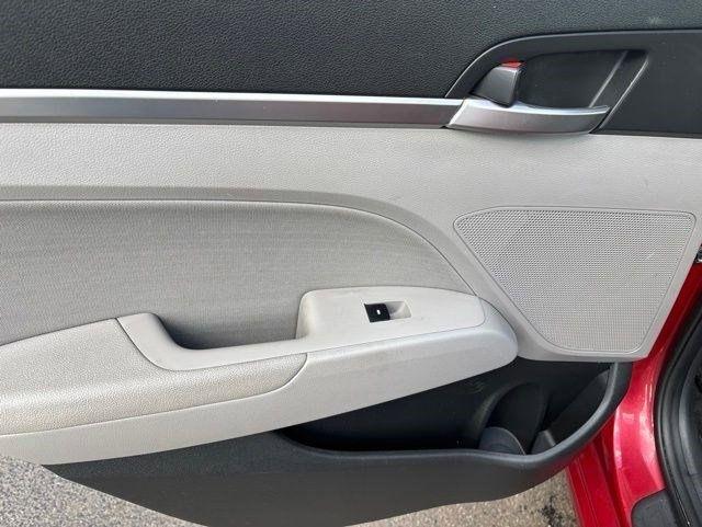 Hyundai Elantra  2019