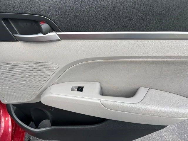 Hyundai Elantra  2019