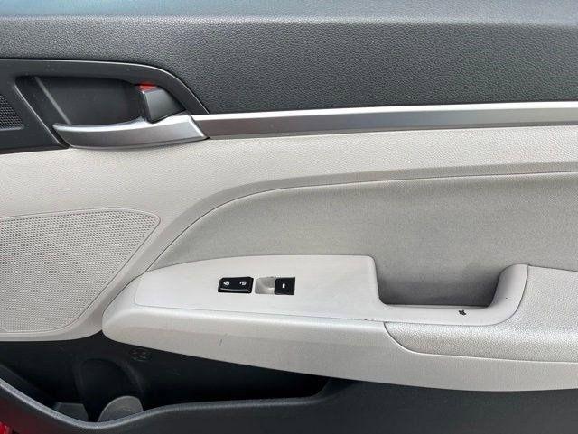 Hyundai Elantra  2019