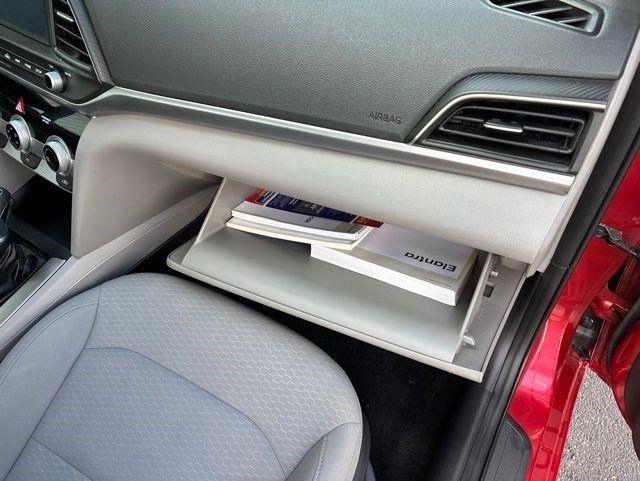 Hyundai Elantra  2019