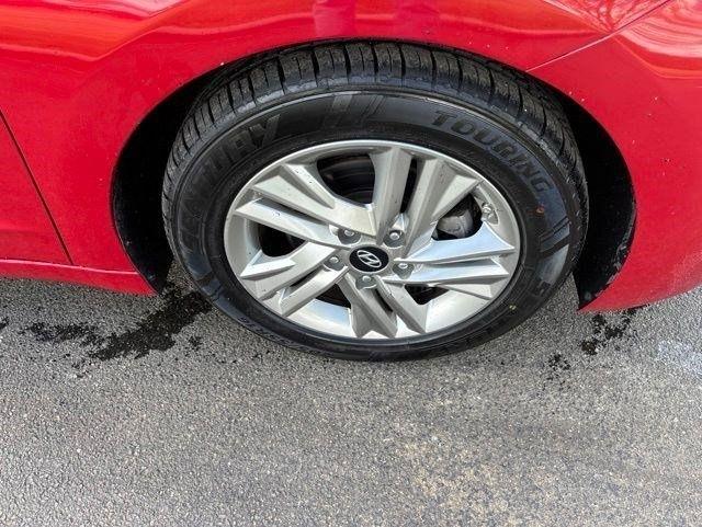Hyundai Elantra  2019