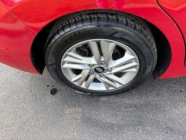 Hyundai Elantra  2019