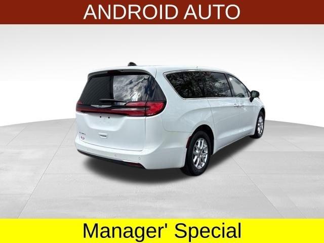 Chrysler Pacifica Touring 2023