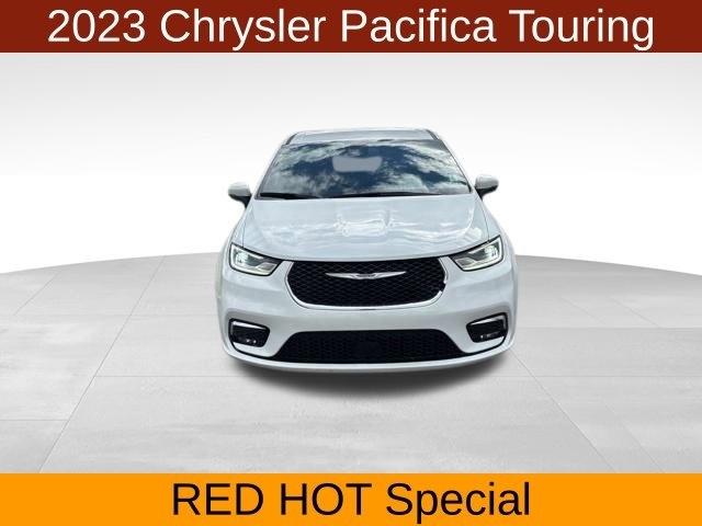 Chrysler Pacifica Touring 2023