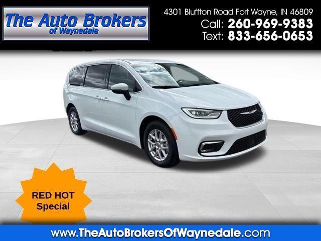 2023 Chrysler Pacifica Touring