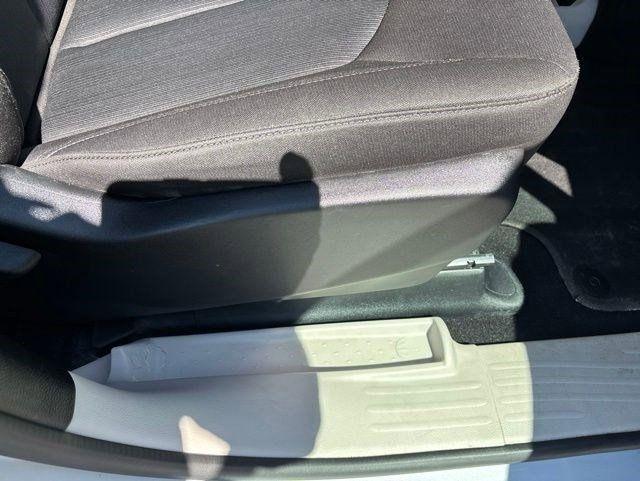 Chrysler Voyager  2024