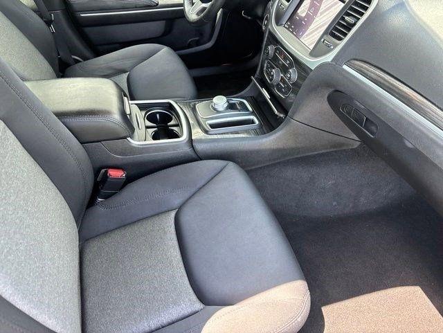 Chrysler 300  2021