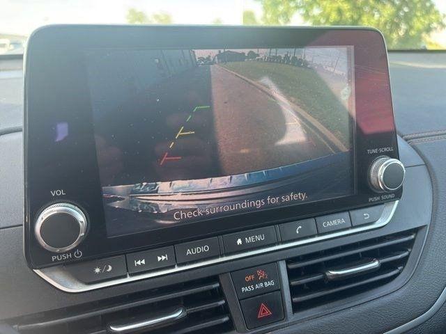Nissan Altima  2022