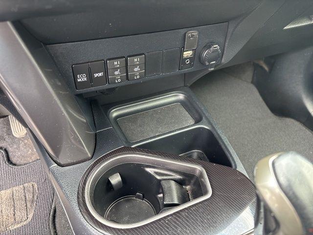 Toyota RAV4  2016