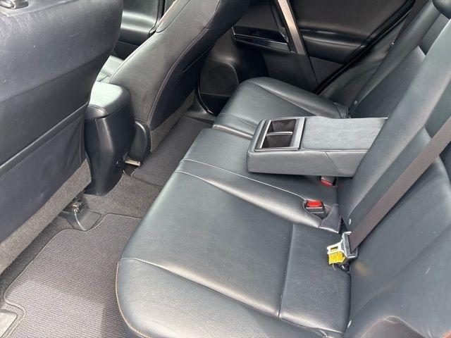 Toyota RAV4  2016