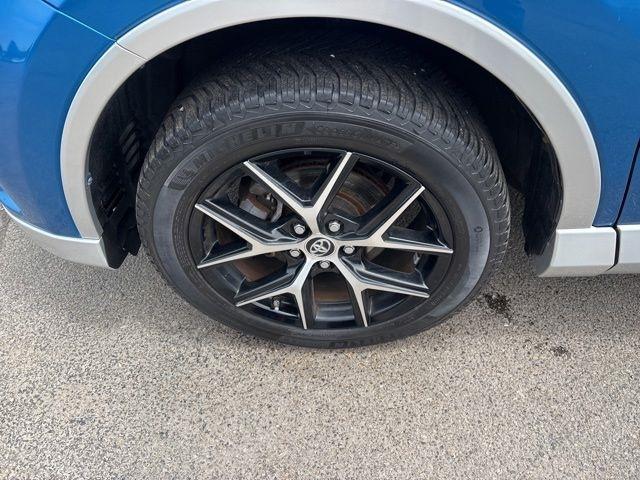 Toyota RAV4  2016