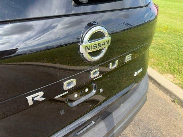 Nissan Rogue  2021