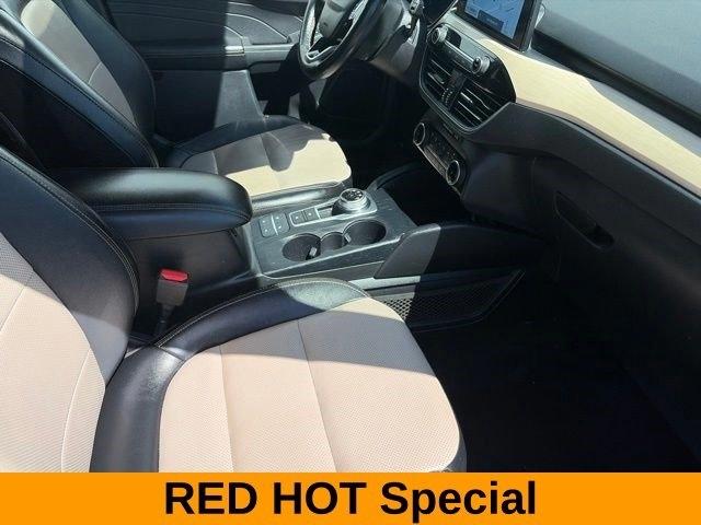 Ford Escape Titanium AWD 2022