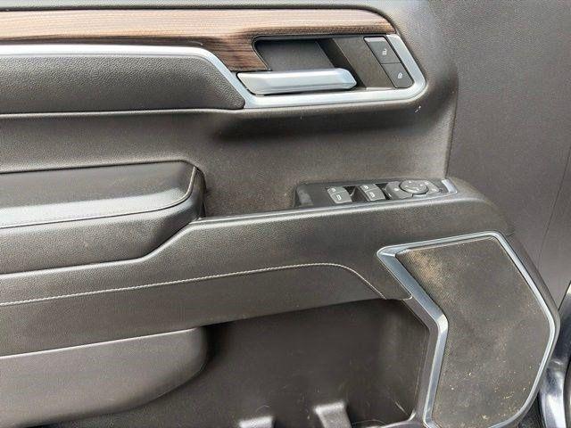 Chevrolet Silverado 1500 LT Crew Cab 4WD 2022