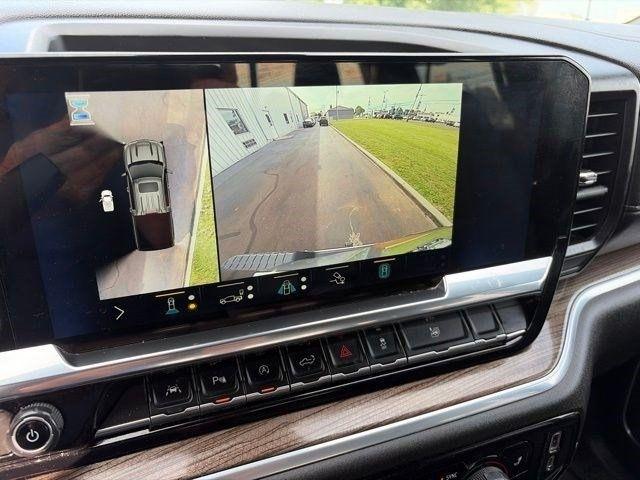 Chevrolet Silverado 1500 LT Crew Cab 4WD 2022