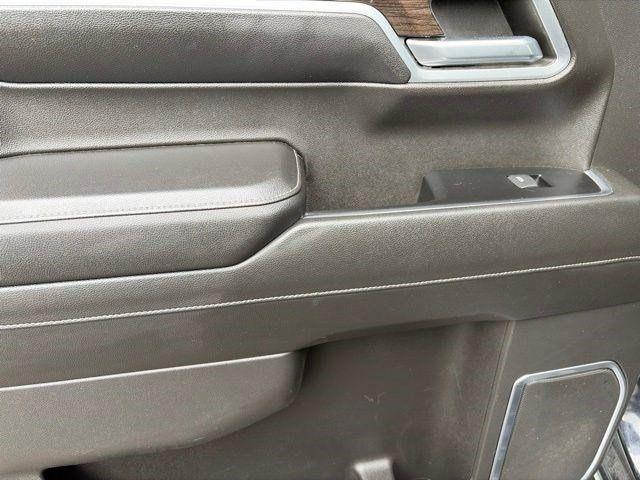 Chevrolet Silverado 1500 LT Crew Cab 4WD 2022