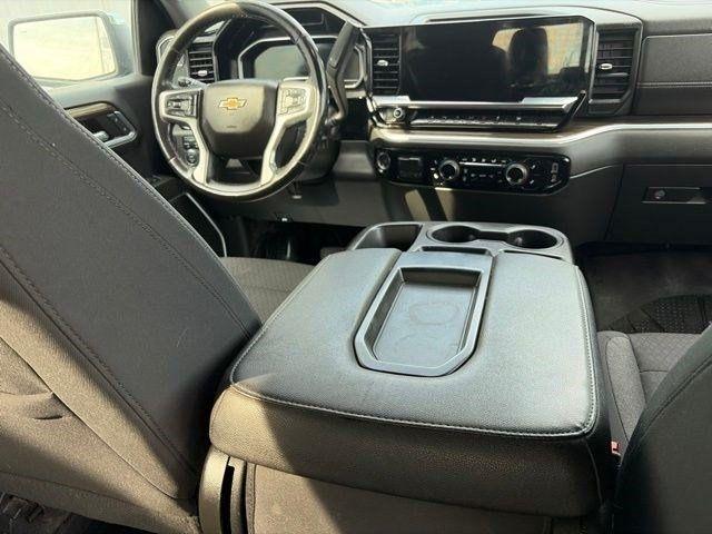 Chevrolet Silverado 1500 LT Crew Cab 4WD 2022