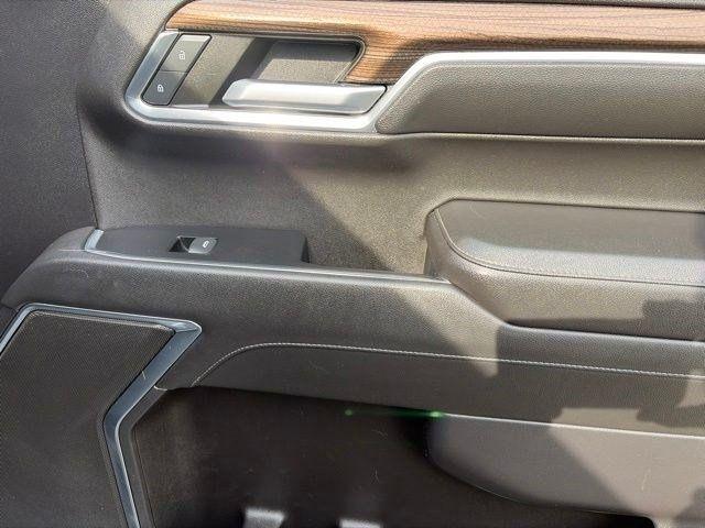 Chevrolet Silverado 1500 LT Crew Cab 4WD 2022