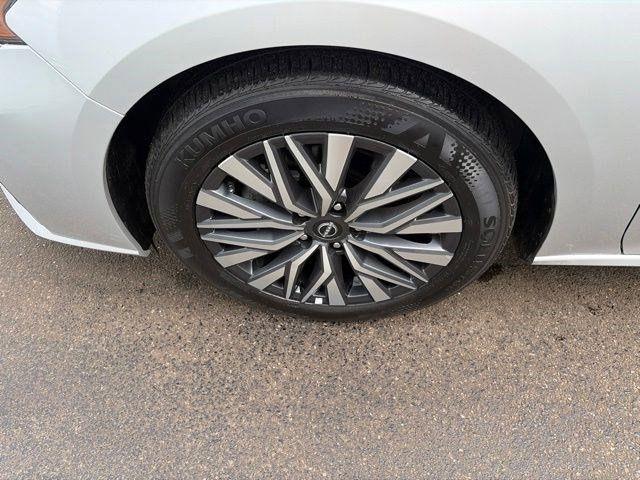 Nissan Altima  2024
