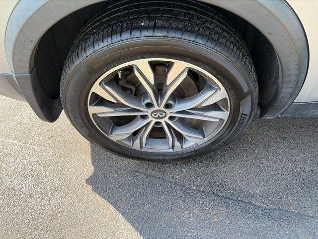 Infiniti QX30  2017