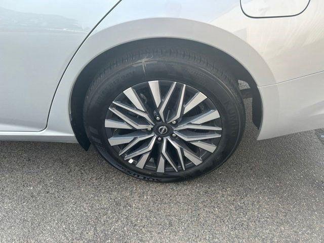 Nissan Altima  2025