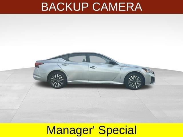 Nissan Altima  2025