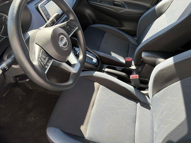 Nissan Versa  2023