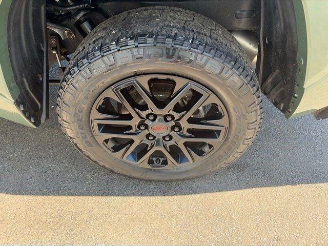 Toyota Tundra 4WD  2023