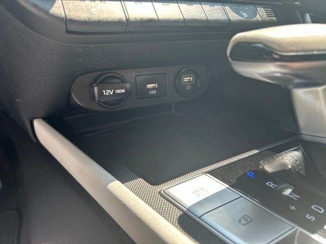 Hyundai Elantra  2023