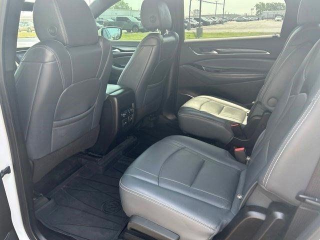 Buick Enclave  2022