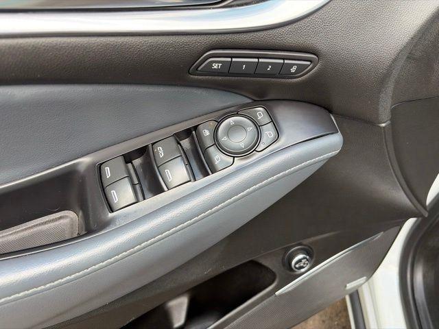 Buick Enclave  2022