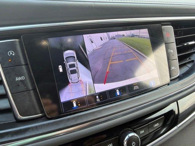 Buick Enclave  2022